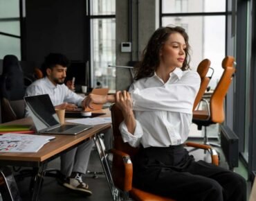 Ergonomics for office workers: Prevent and relieve neck pain with physiotherapy